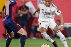 皇马后防线连续失误，球队陷入连败困境的简单介绍